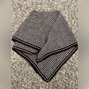 Scarf 100% silk 🌹☘️🌹☘️